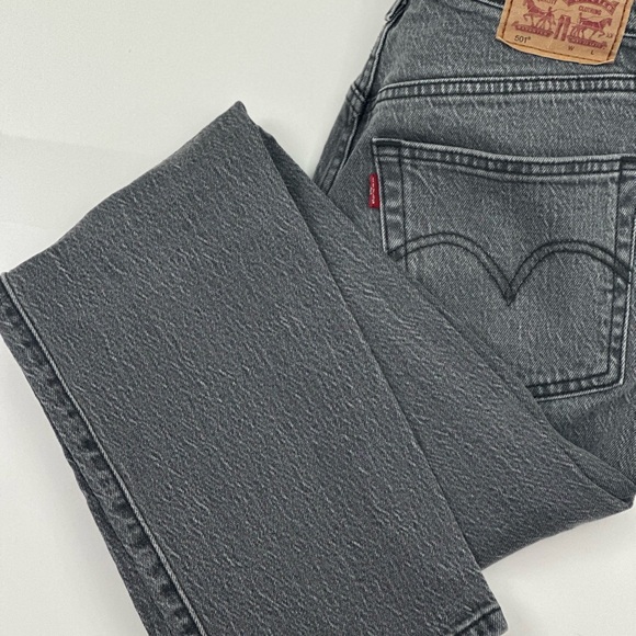 Vintage Levi's Women's 501 Original-Fit Straight-Leg Jeans - Picture 2 of 4